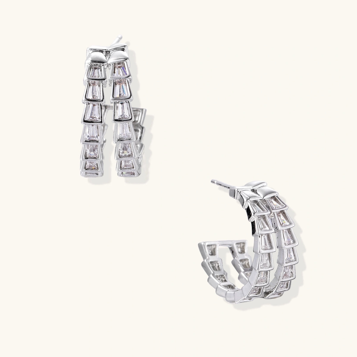 Silberfarbene Crystal Avenue Creolen mit zwei Reihen Baguette-Zirkonia